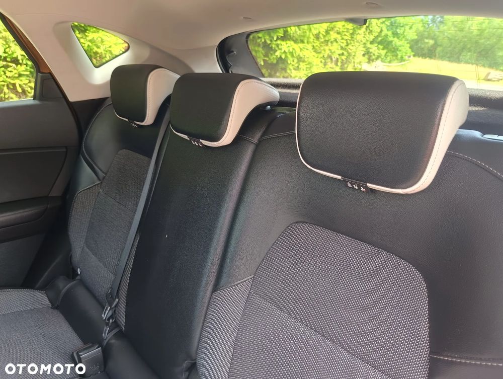Renault Captur TCe Mild Hybrid 140 GPF TECHNO - 10
