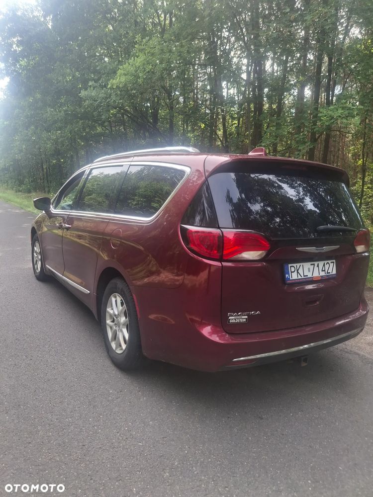 Chrysler Pacifica - 8