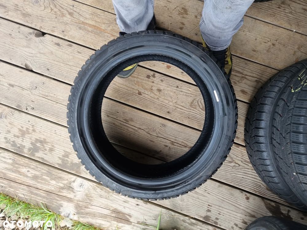 OPONY Pirelli Winter SottoZero 3 225/40R18 92 V,2024r,6,5/mm bdb stan - 10