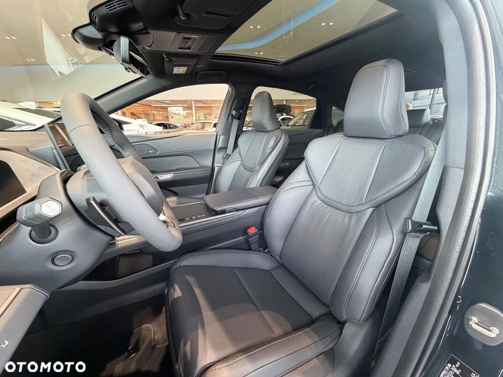 Lexus ES - 7