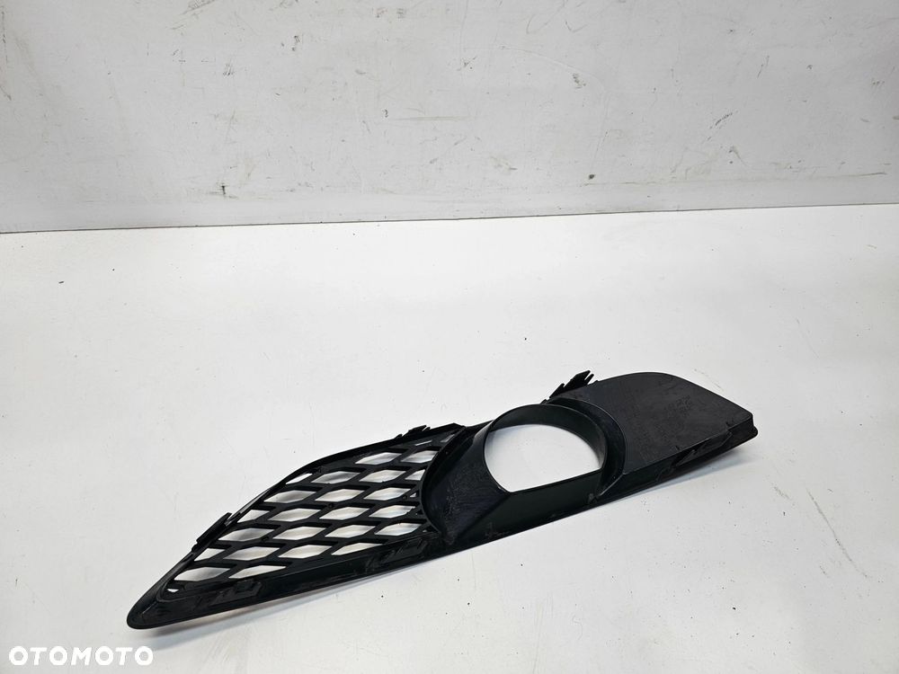 KRATKA HALOGENU ATRAPA ZDERZAKA LEWA AUDI Q7 4L LIFT 4L0807675C - 8