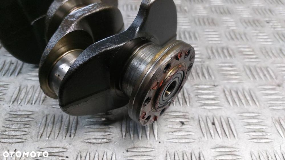 WAŁ KORBOWY NISSAN PRIMERA P12 1.9 DCI 120KM - 2