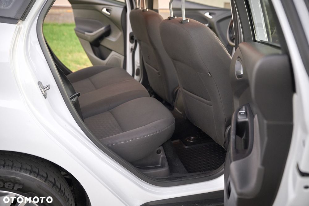 Ford Focus - 25