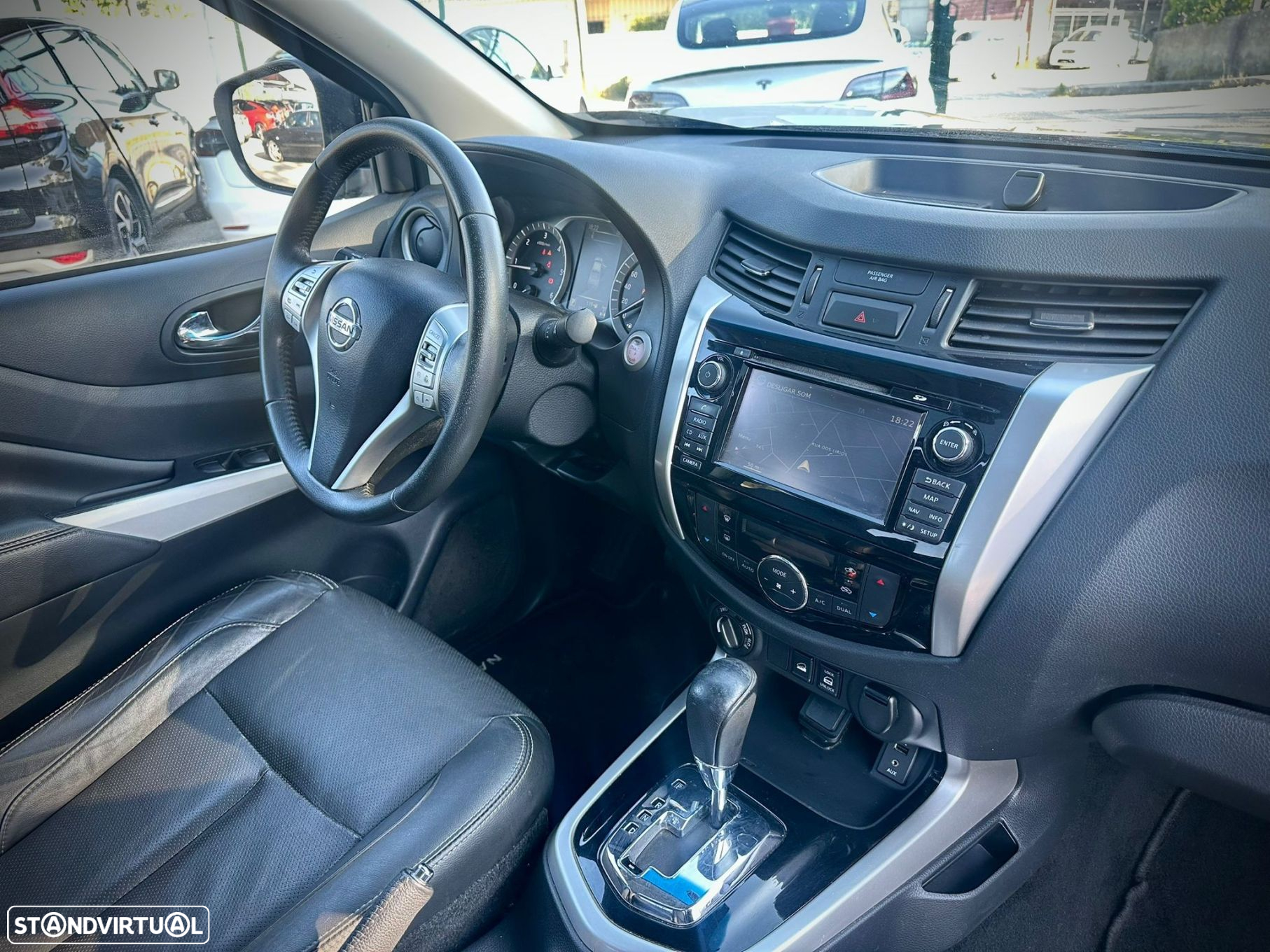 Nissan Navara 2.3 dCi CD 4WD Tekna Auto - 13