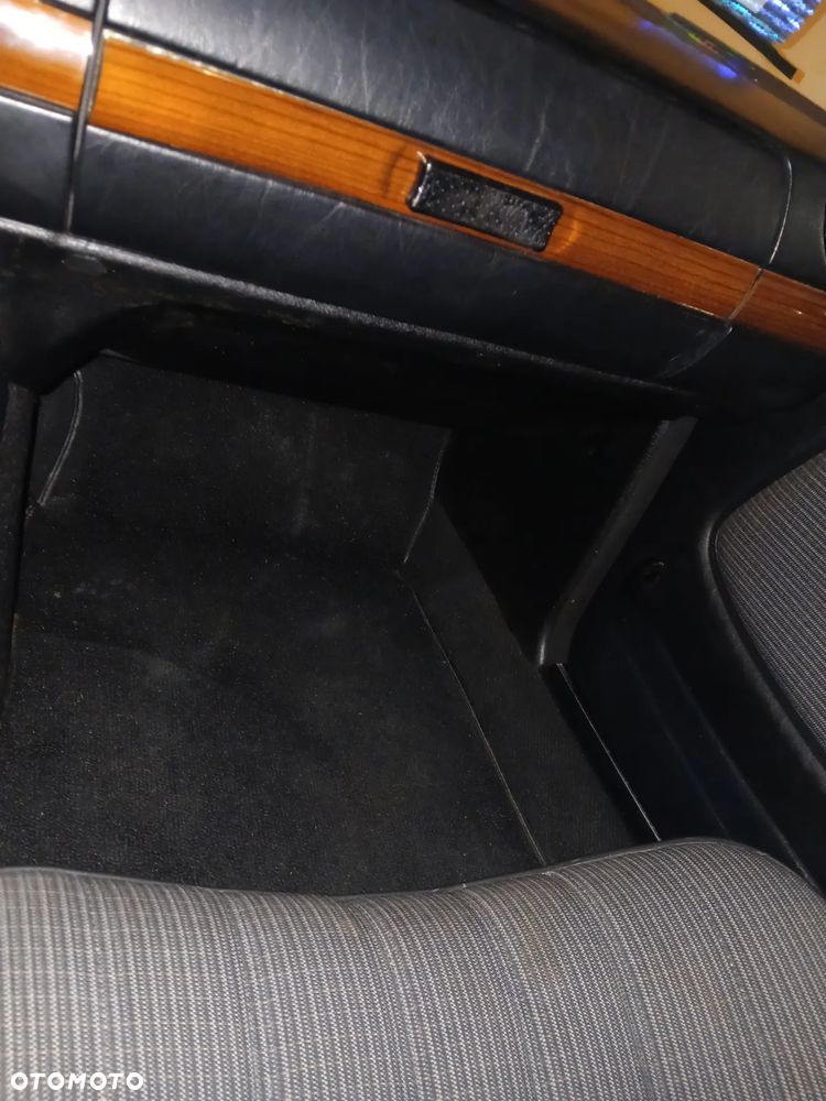 Mercedes-Benz W123 - 26