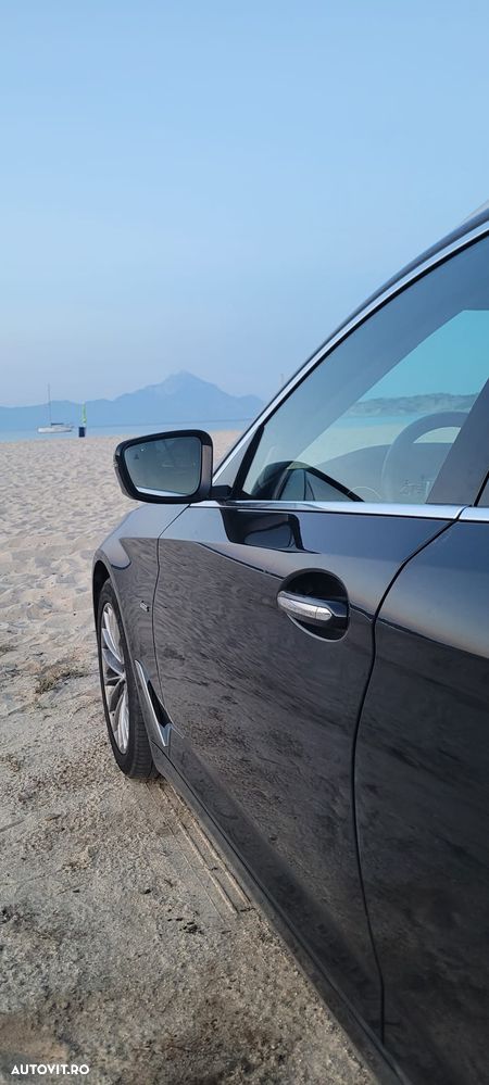 BMW Seria 5 520d Aut. Luxury Line - 2