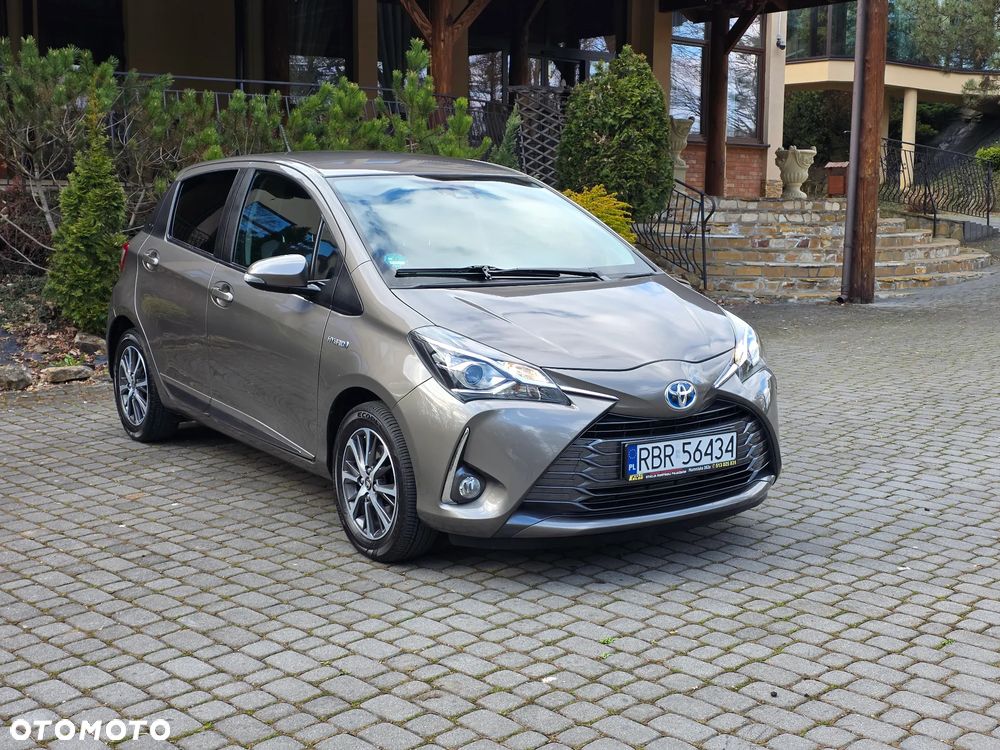Toyota Yaris Hybrid 100 Premium - 28
