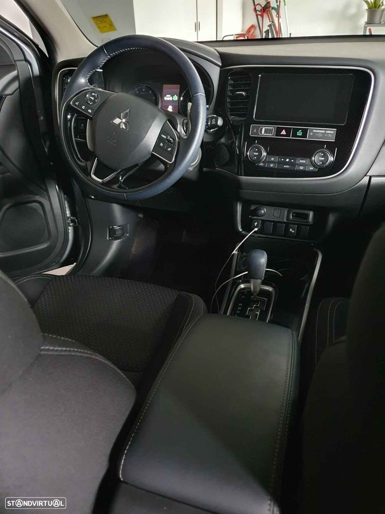 Mitsubishi Outlander 2.0 Kaiteki CVT - 8
