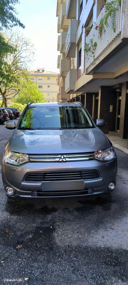 Mitsubishi Outlander 2.0 MIVEC Instyle Navi+ - 15