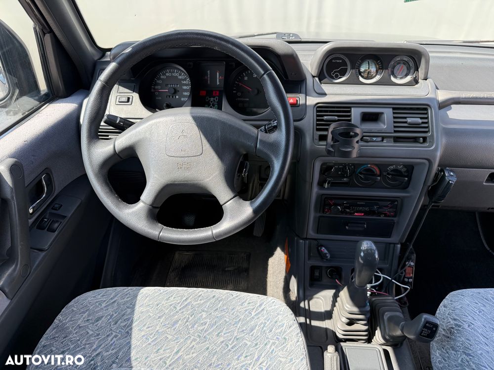 Mitsubishi Pajero Metal Top 2.5 TD GL - 6