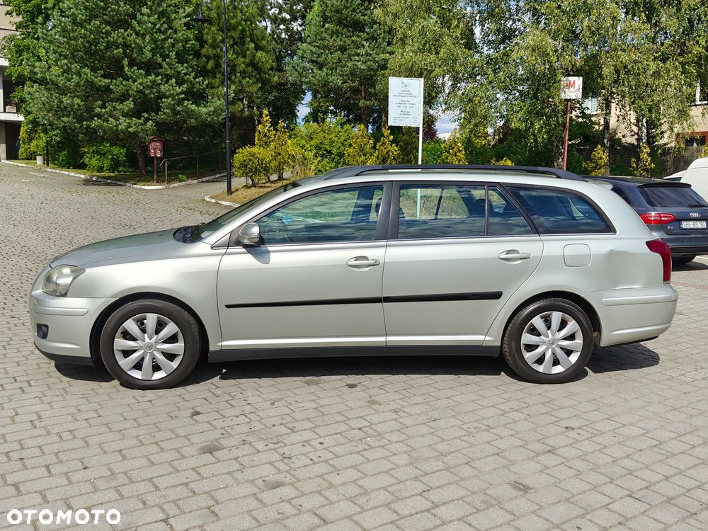 Toyota Avensis 2.0 D-4D Premium - 9