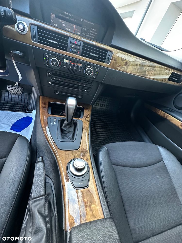 BMW Seria 3 320d DPF Touring Edition Fleet - 16