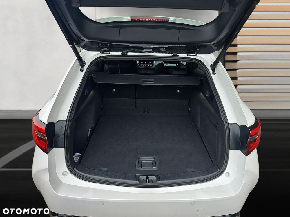 Toyota Corolla 2.0 Hybrid Style - 12