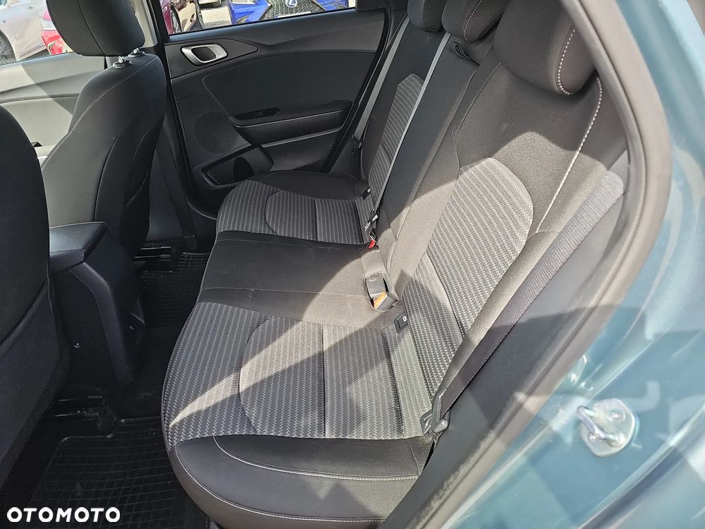 Kia Ceed 1.5 T-GDI M DCT - 12