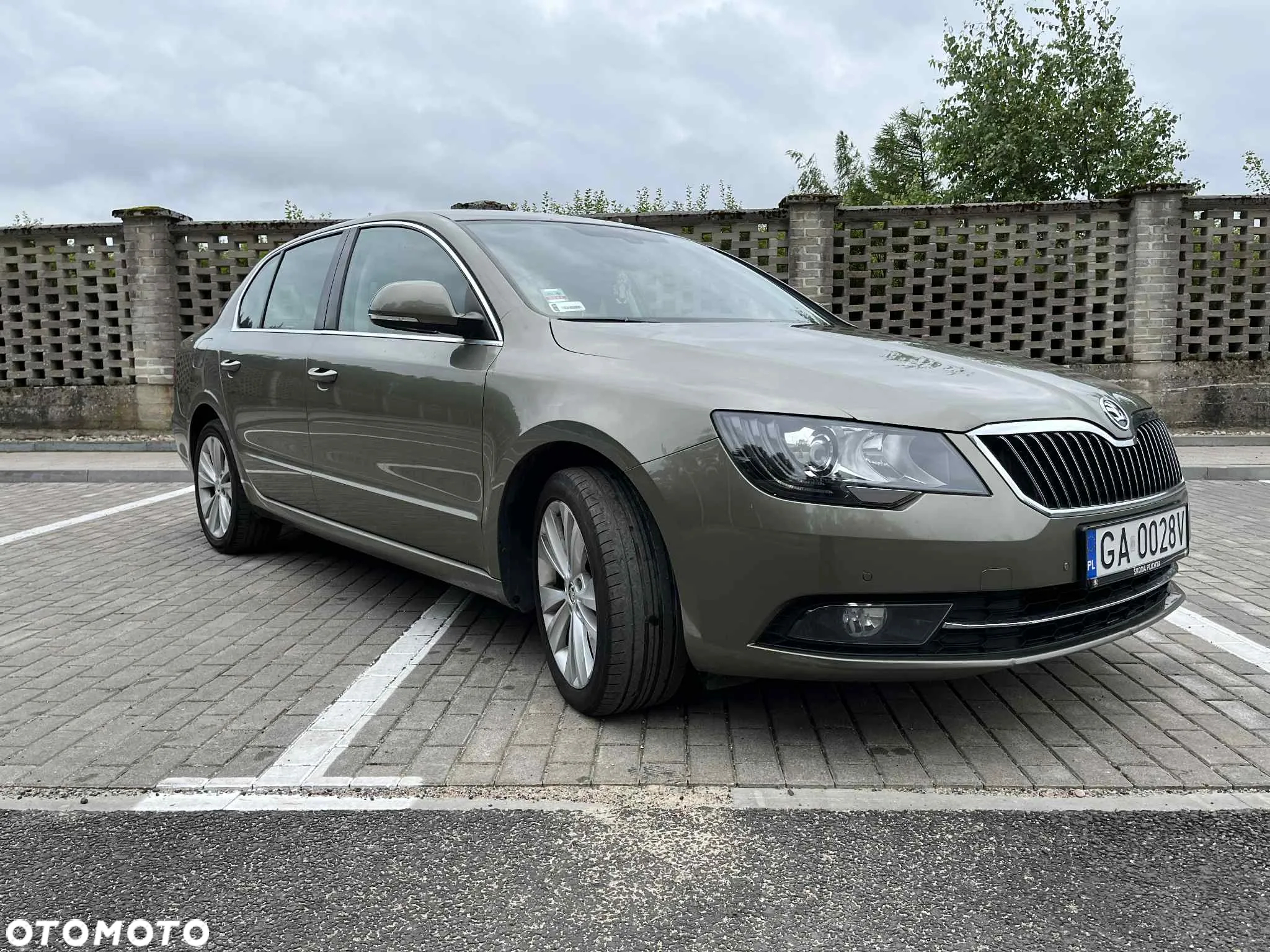 Skoda Superb 2.0 TSI Ambition DSG - 9