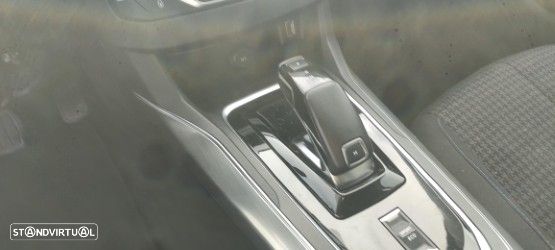 Peugeot 308 1.2 PureTech Allure EAT8 - 6