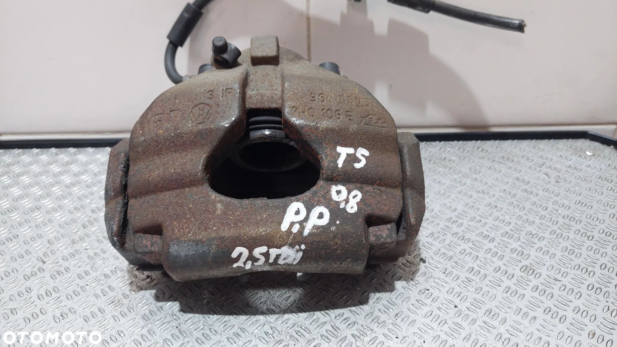 ZACISK HAMULCOWY PRAWY PRZÓD VW T5 2,5TDI R2008 - 1