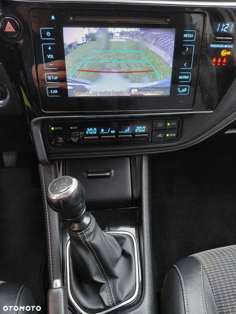 Toyota Auris 1.6 D-4D Executive - 21