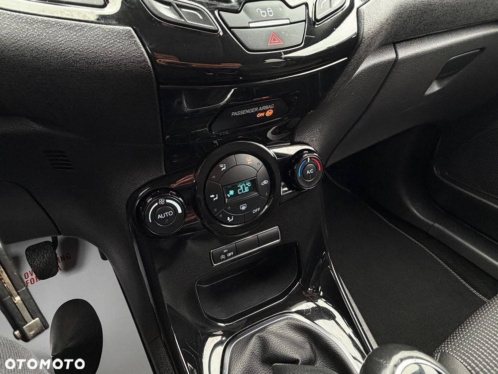 Ford Fiesta 1.0 EcoBoost S&S TITANIUM - 23