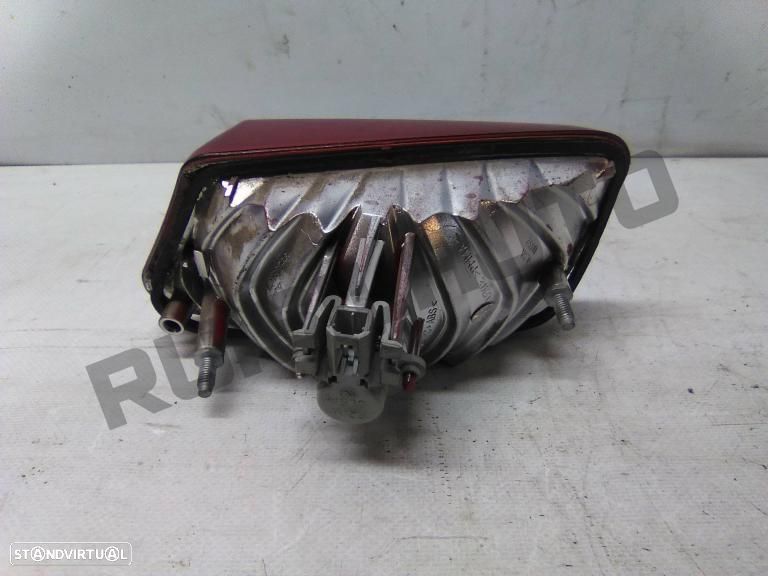 Farolim Nevoeiro Trás Direito  Fiat Stilo [2001_2008] 1.2 16v - 2