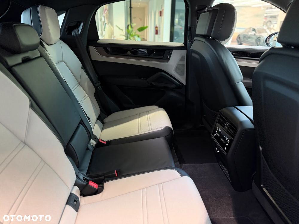 Porsche Cayenne Black Edition - 34
