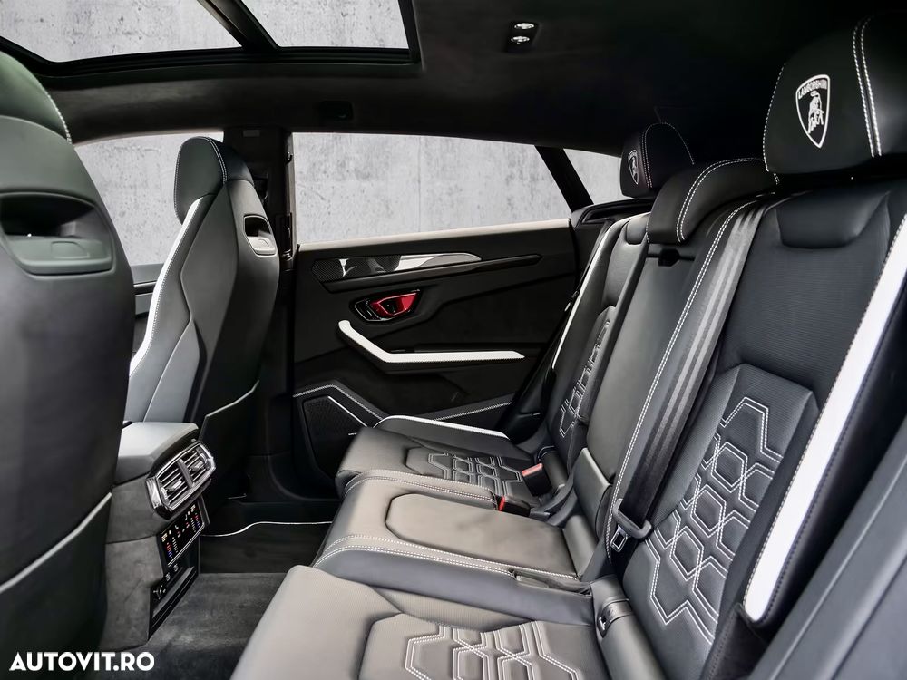 Lamborghini URUS - 24