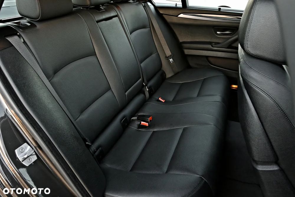 BMW Seria 5 - 34