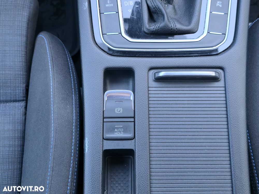 Volkswagen Passat - 20