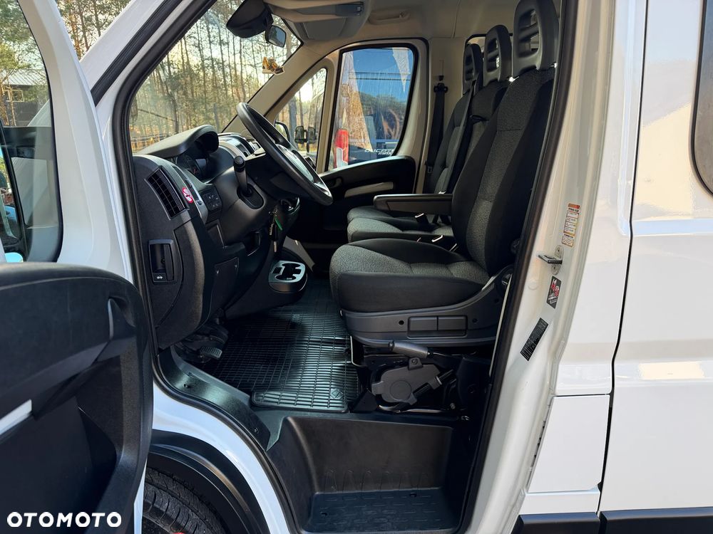 Fiat Ducato Maxi Doka 7 osób / Skrzynia 3.3m / Wzmocniony Koła 16'' / Podwójne resory / Ładowność 1285kg / Bogate wyposażenie / Serwisowany / FV23% / Salon PL - 26