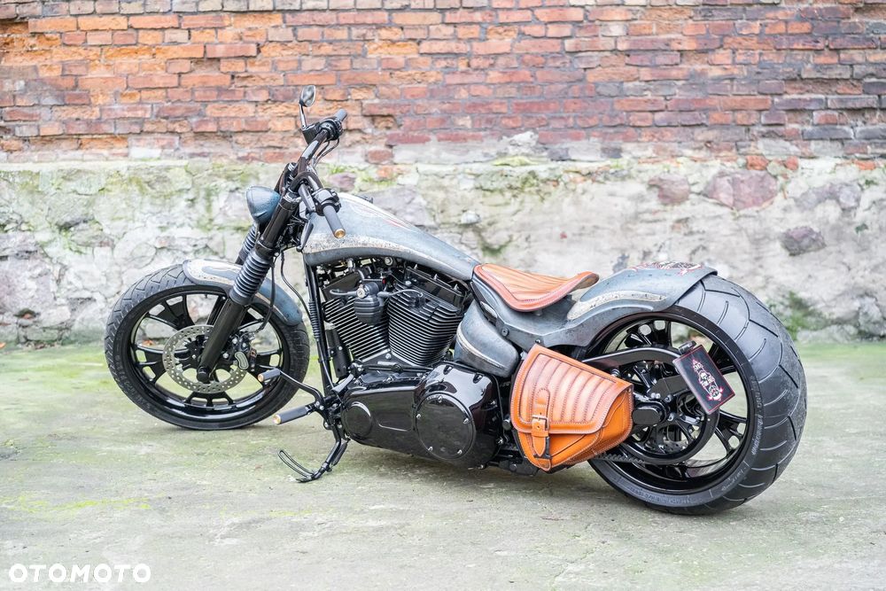 Harley-Davidson Softail Breakout - 5