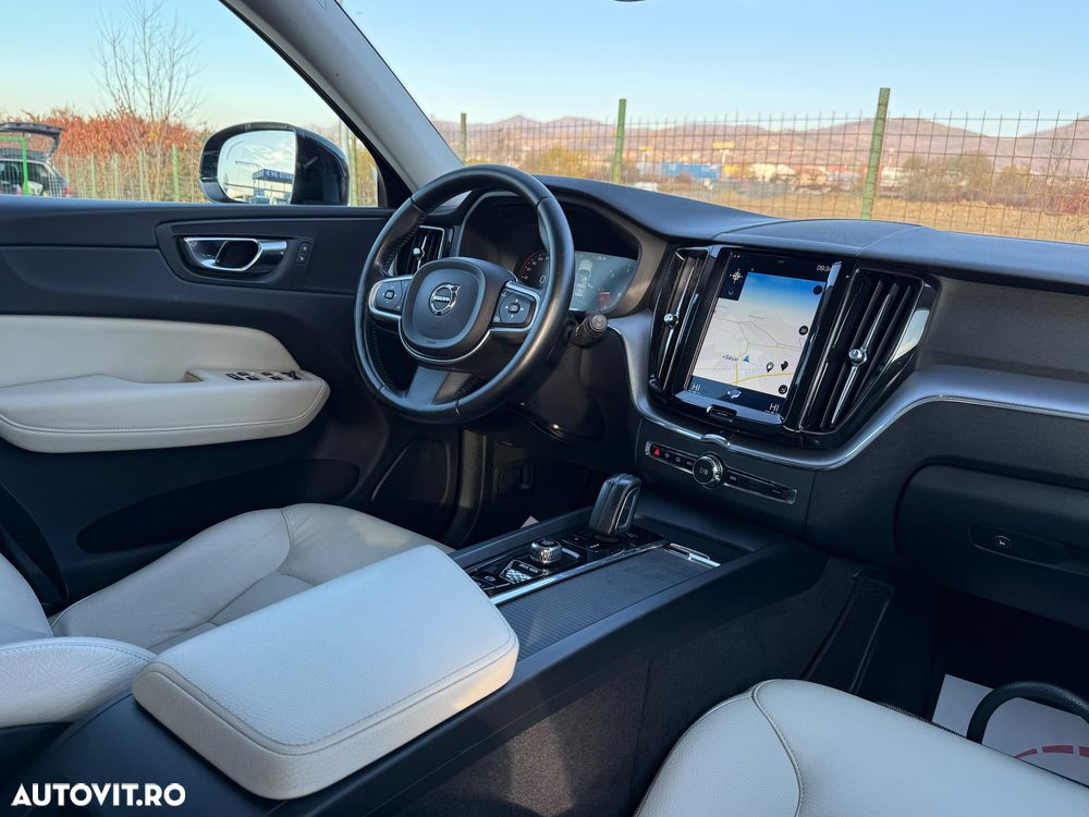 Volvo XC 60 B4 D AWD Geartronic Momentum Pro - 35