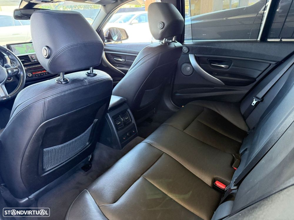 BMW 335 d Touring xDrive Pack M - 16