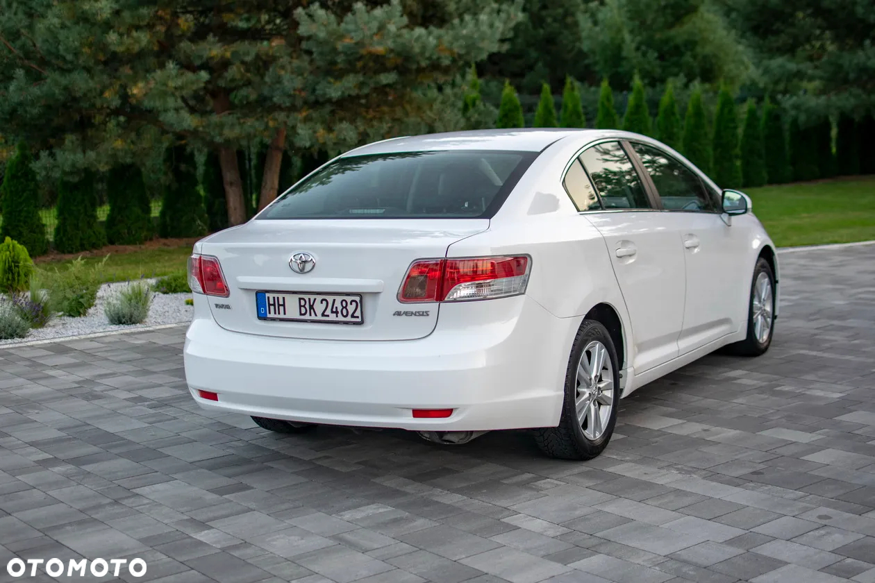 Toyota Avensis - 18