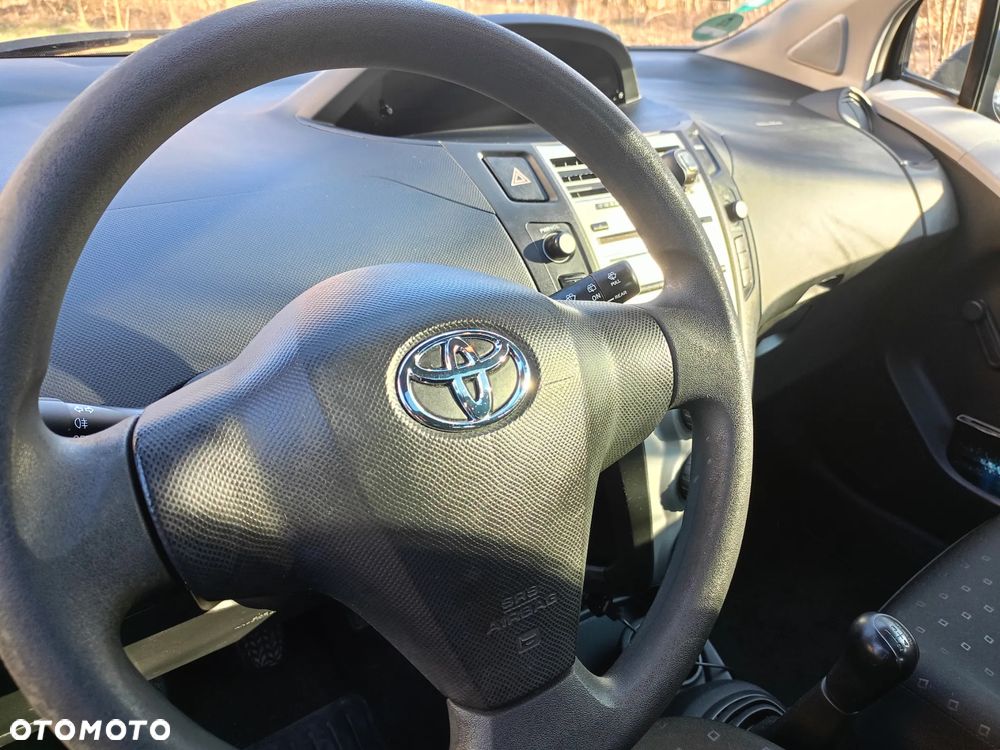 Toyota Yaris - 13