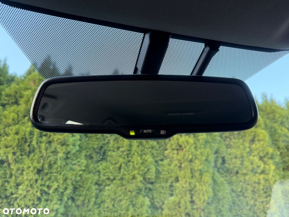 Toyota Auris 1.8 VVT-i Automatik Design Edition - 32