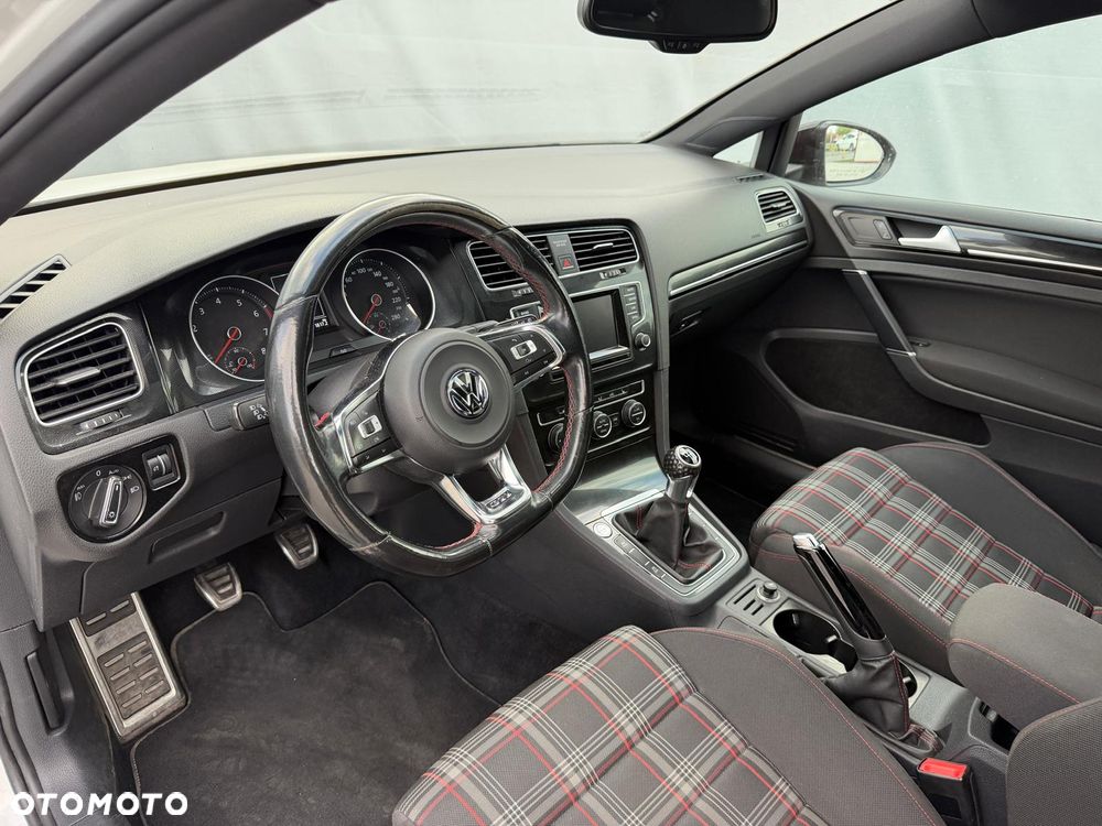 Volkswagen Golf 2.0 TSI BMT GTI - 30