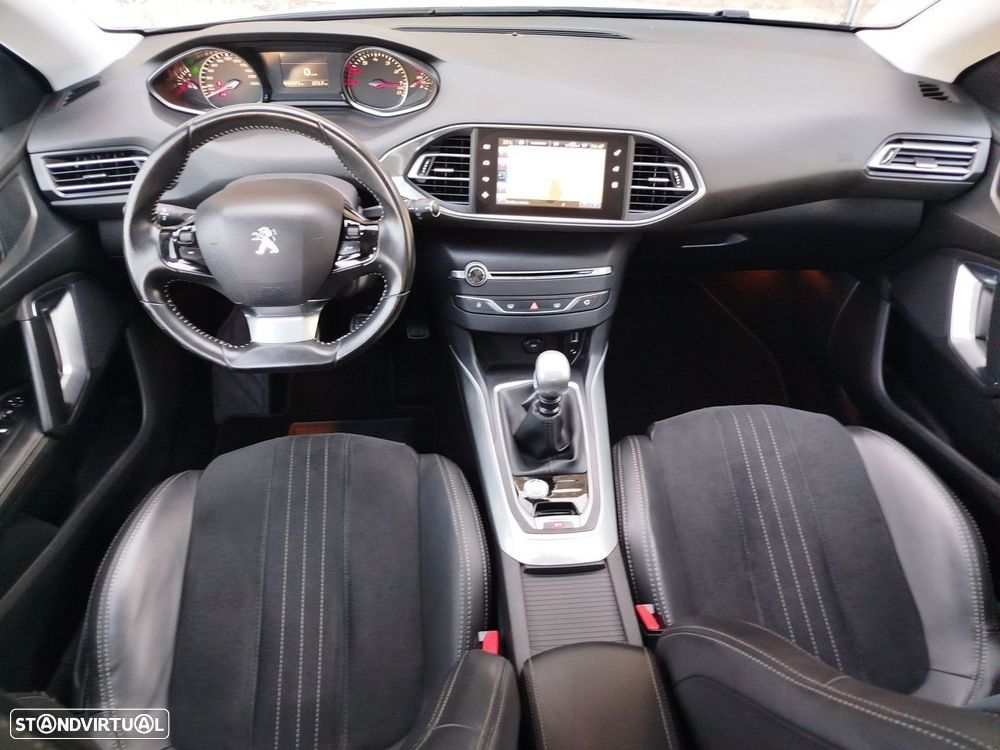 Peugeot 308 PureTech 130 Allure - 22