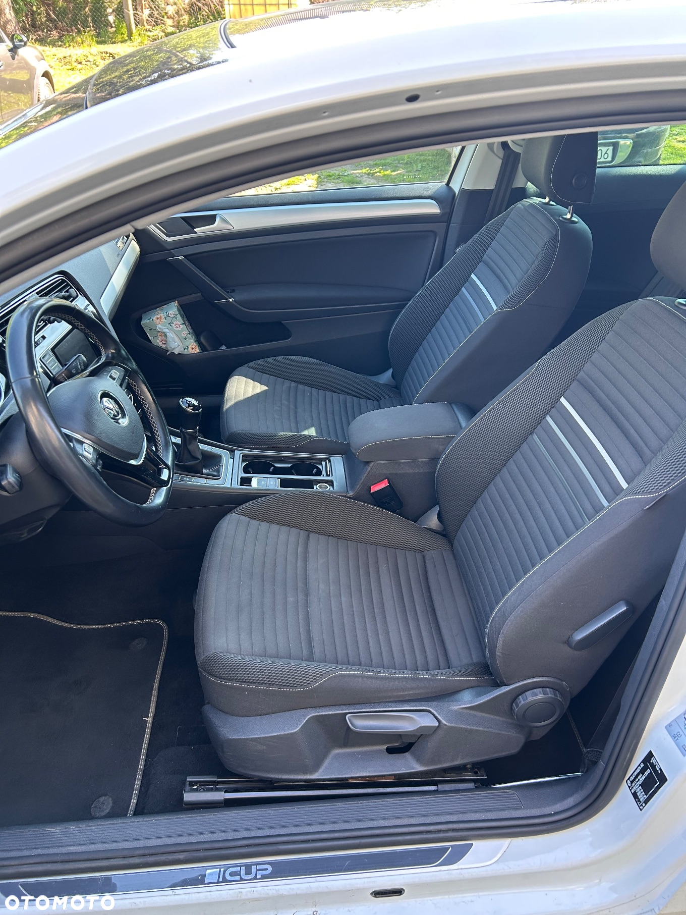 Volkswagen Golf 1.2 TSI BlueMotion Technology Cup - 10