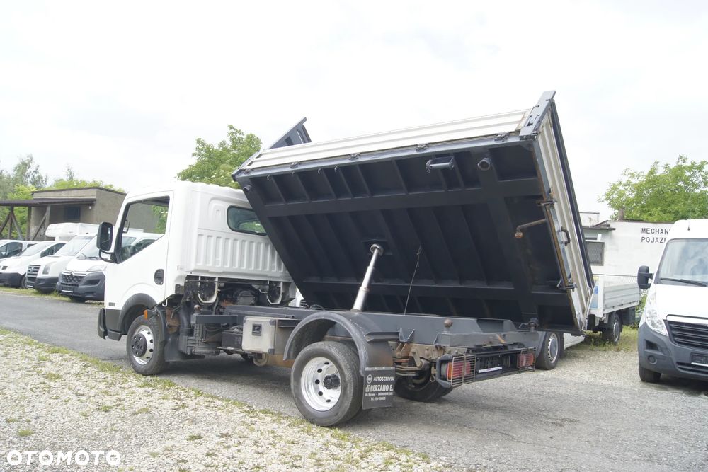 Nissan CABSTAR - 10
