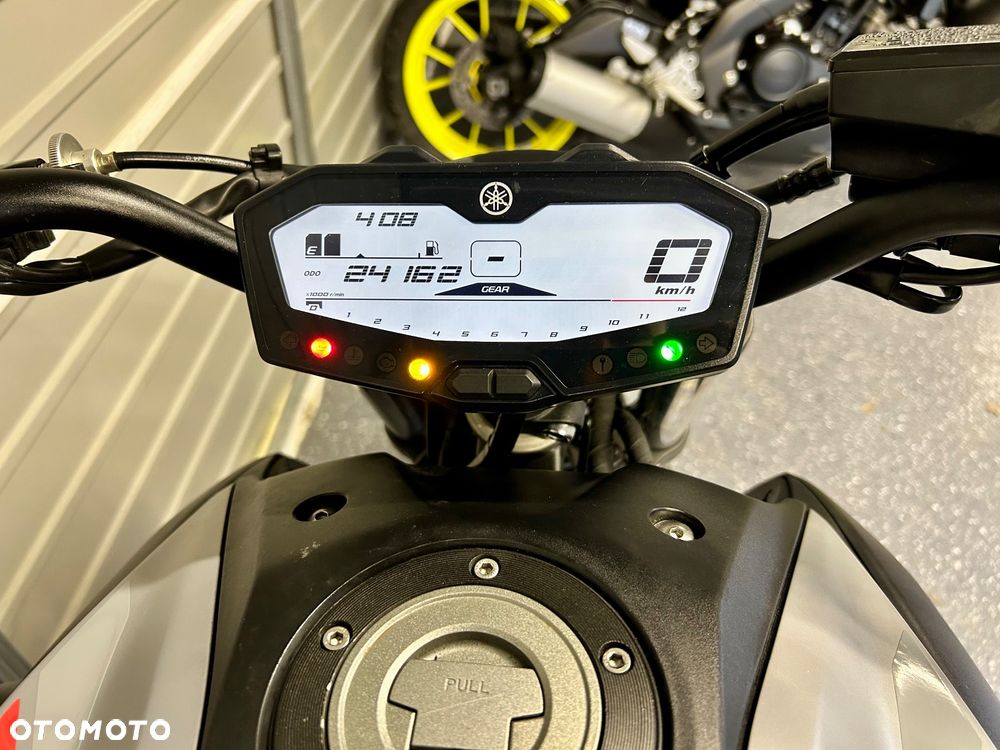 Yamaha MT - 8