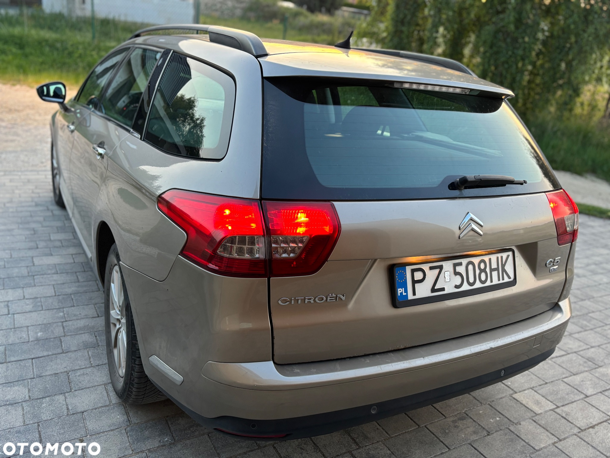 Citroën C5 Tourer e-HDi 110 EGS6 FAP Selection - 8