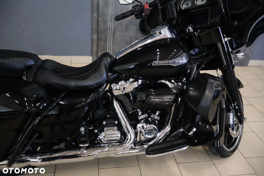 Harley-Davidson Touring Street Glide - 10