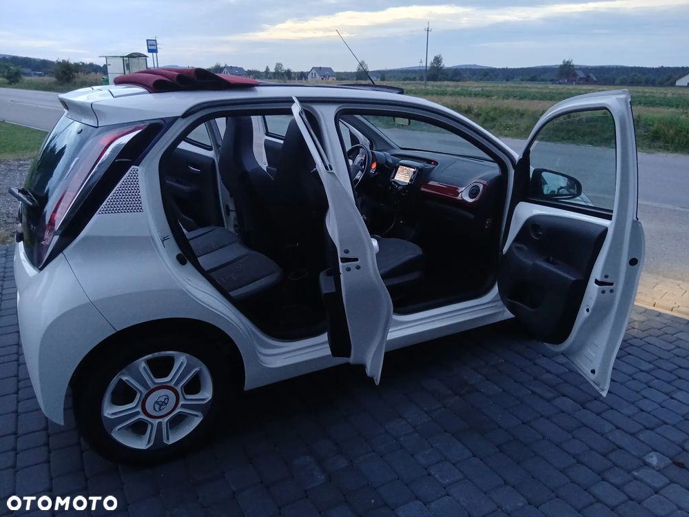 Toyota Aygo x-clusiv - 15