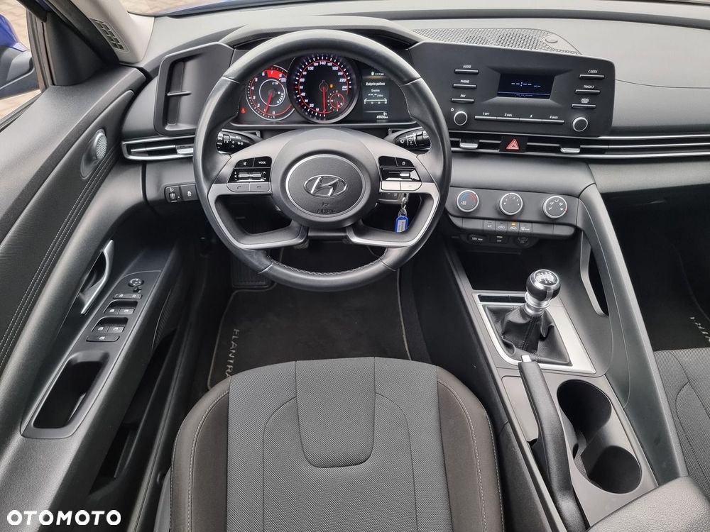Hyundai Elantra 1.6 Modern - 27