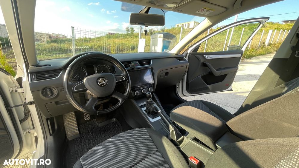 Skoda Octavia 1.6 TDI ACTIVE - 2