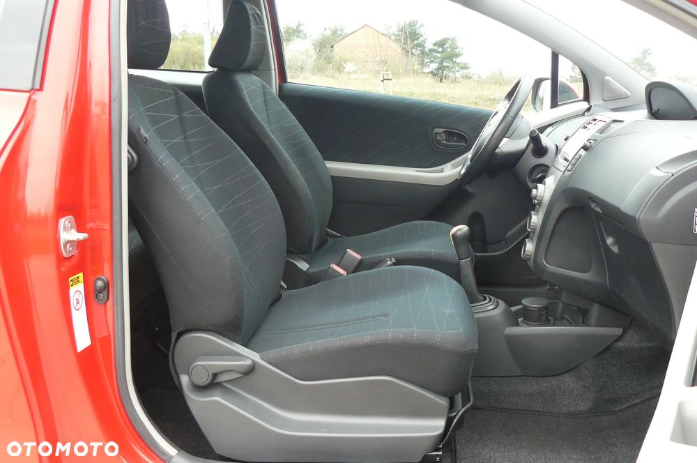 Toyota Yaris - 10