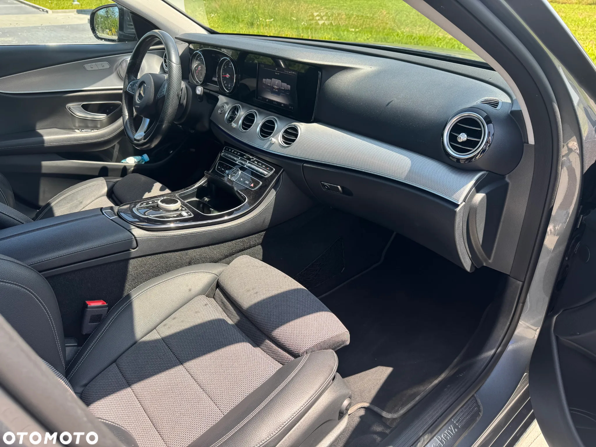 Mercedes-Benz Klasa E 220 d 4-Matic 9G-TRONIC - 11