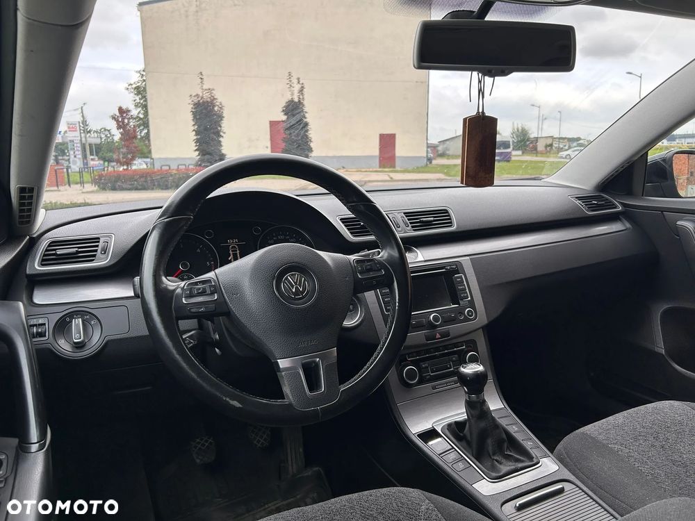 Volkswagen Passat 1.6 TDI Comfortline - 13