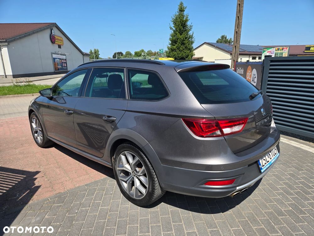 Seat Leon 2.0 TDI Xcellence S&S DSG - 4