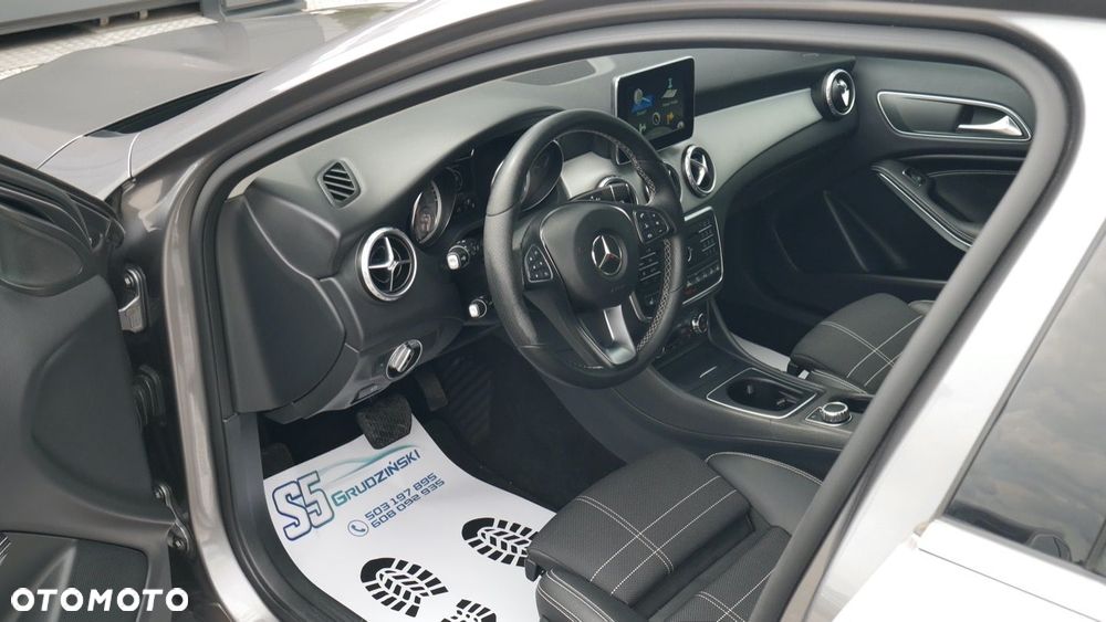 Mercedes-Benz GLA - 11